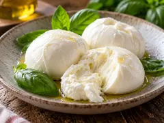 Mozzarella Cheese: Benefits, Drawbacks and Healthy Ways to Eat It